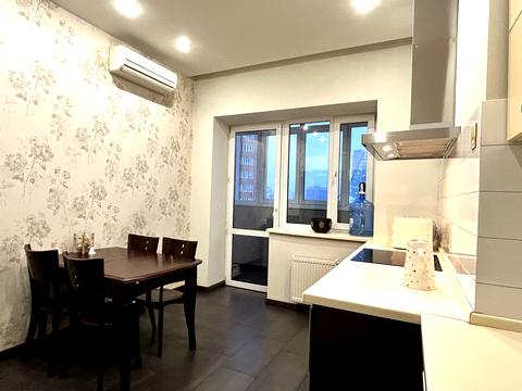 квартира за адресою В'ячеслава Чорновола вул., 25