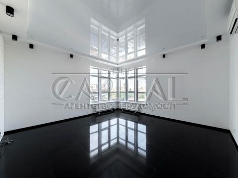 комерційна за адресою Кловський узвіз, 7