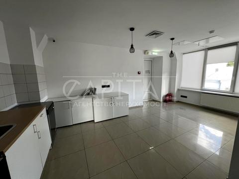 коммерческая по адресу Верхній Вал ул., 2