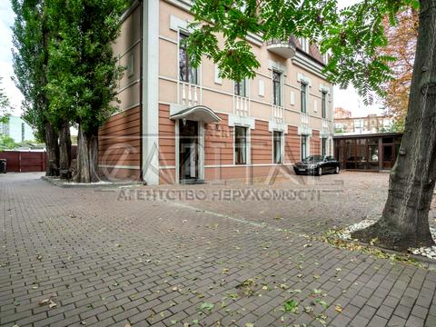 комерційна за адресою Київ, Жилянська вул., 97