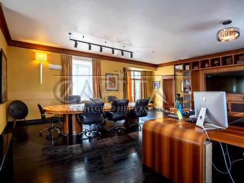 комерційна за адресою Київ, Жилянська вул., 97