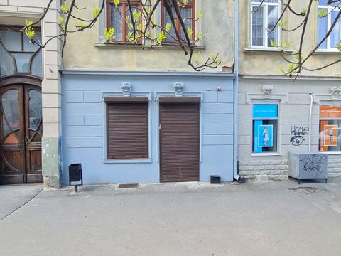 комерційна за адресою Героїв УПА вул., 22