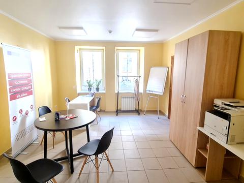 комерційна за адресою Героїв УПА вул., 22