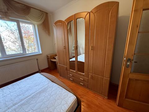 будинок за адресою Головна, 111