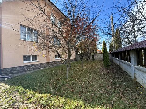 будинок за адресою Головна, 111