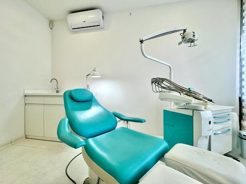 комерційна за адресою Дніпровська набережна вул., 14-А