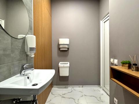 комерційна за адресою Дніпровська набережна вул., 14-А