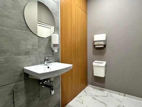 комерційна за адресою Дніпровська набережна вул., 14-А