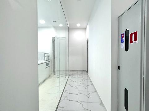 комерційна за адресою Дніпровська набережна вул., 14-А