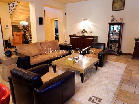 будинок за адресою Анатолія Солов'яненка вул.