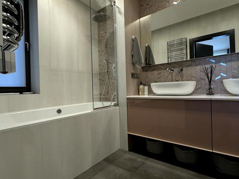 дом по адресу Українська