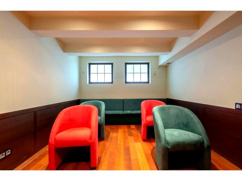 комерційна за адресою Золотоворітська вул., 2-А