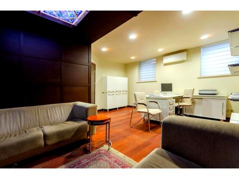 комерційна за адресою Золотоворітська вул., 2-А