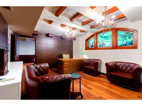 комерційна за адресою Золотоворітська вул., 2-А