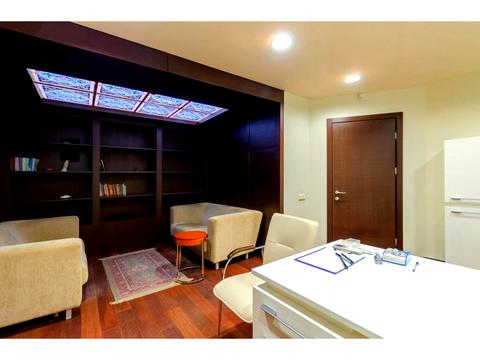 комерційна за адресою Золотоворітська вул., 2-А