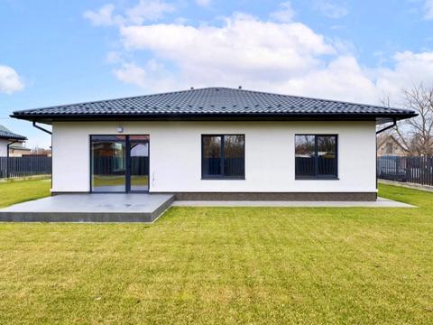 дом по адресу Вишнева