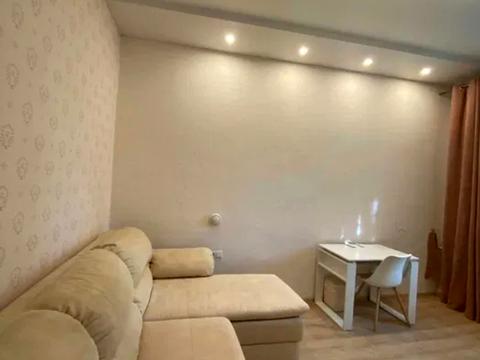 квартира за адресою Академіка Чекмарьова вул., 7