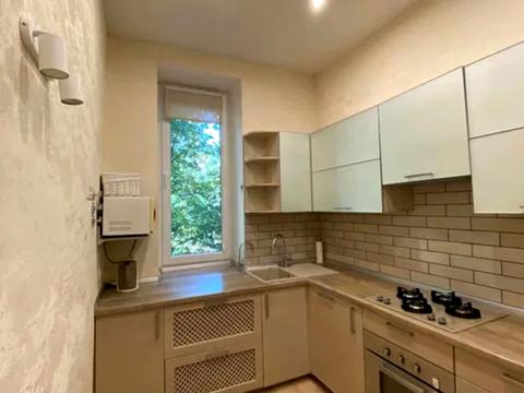 квартира за адресою Академіка Чекмарьова вул., 7