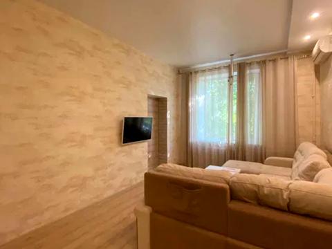 квартира за адресою Академіка Чекмарьова вул., 7