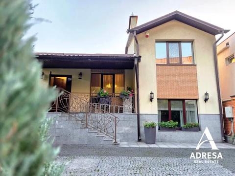 будинок за адресою Михайла Драгоманова вул. (Димитрова)