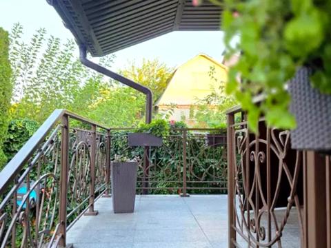 будинок за адресою Михайла Драгоманова вул. (Димитрова)