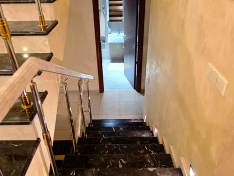 будинок за адресою Михайла Драгоманова вул. (Димитрова)