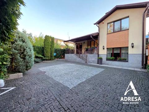 будинок за адресою Михайла Драгоманова вул. (Димитрова)