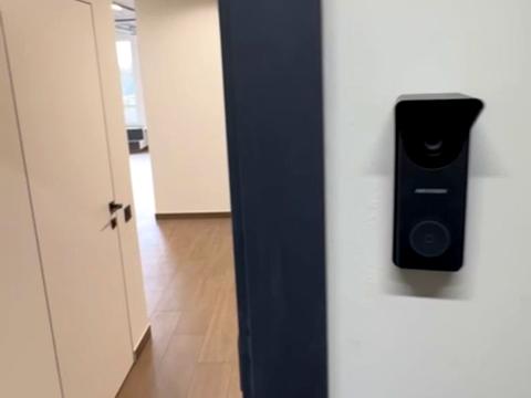 комерційна за адресою Дніпровська набережна вул., 15-К