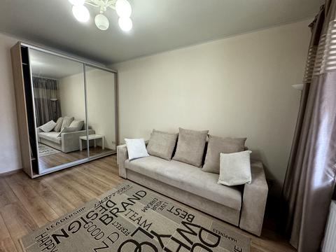 квартира за адресою В'ячеслава Чорновола вул., 27