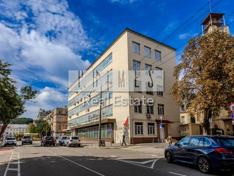 комерційна за адресою Спаська вул., 8-Б