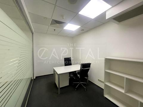 комерційна за адресою Київ, Богдана Хмельницького вул., 52