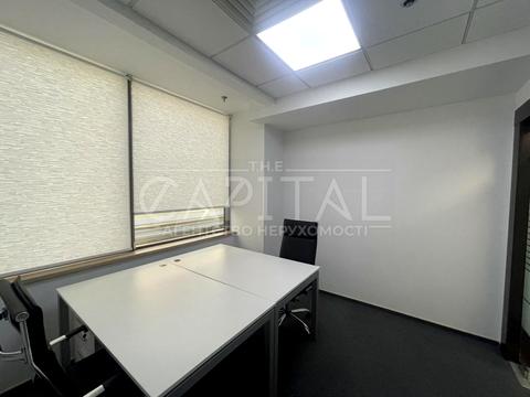 комерційна за адресою Київ, Богдана Хмельницького вул., 52