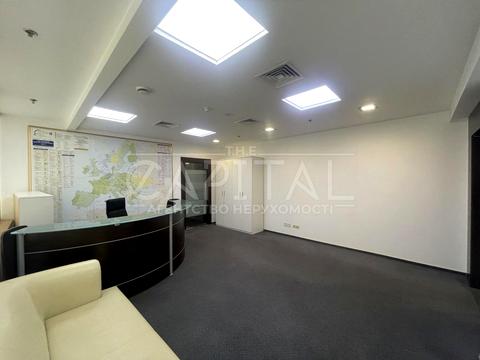 комерційна за адресою Київ, Богдана Хмельницького вул., 52