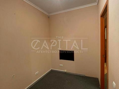 комерційна за адресою Печерський узвіз, 15