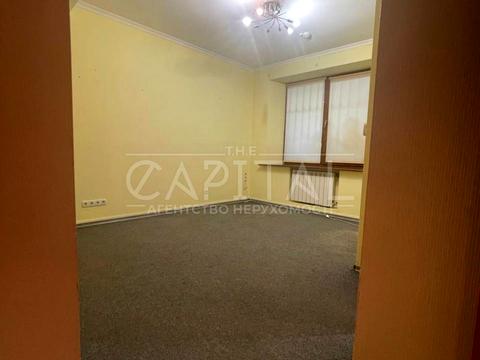 комерційна за адресою Печерський узвіз, 15