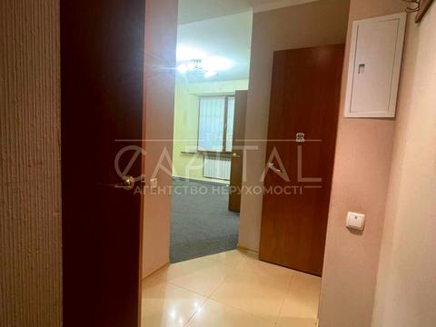 комерційна за адресою Печерський узвіз, 15