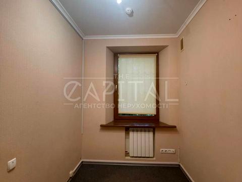 комерційна за адресою Печерський узвіз, 15