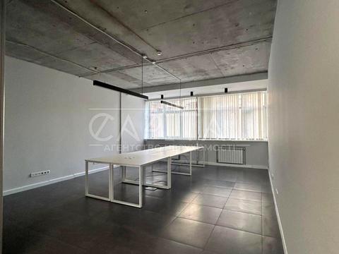 комерційна за адресою Лесі Українки бульв., 7