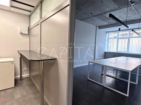 комерційна за адресою Лесі Українки бульв., 7