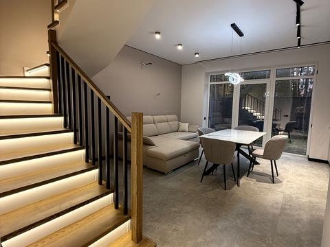 будинок за адресою Сім'ї Шкарівських вул.