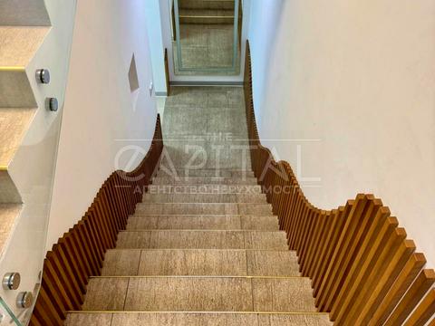 комерційна за адресою Оболонська набережна вул., 19