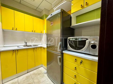 комерційна за адресою Оболонська набережна вул., 15