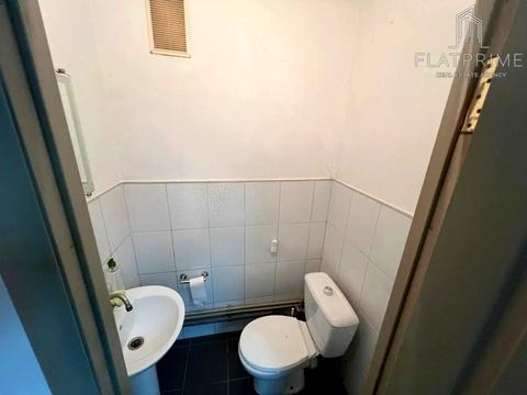 комерційна за адресою Джона Маккейна вул. (Івана Кудрі), 20