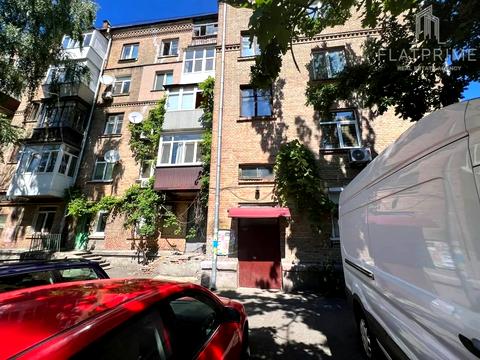 комерційна за адресою Джона Маккейна вул. (Івана Кудрі), 20