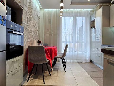 квартира за адресою Левка Лук'яненка вул. (Василя Жуковського), 16-24