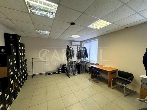 комерційна за адресою Пухівська вул., 15