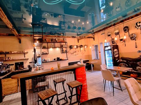 комерційна за адресою Щаслива вул., 11