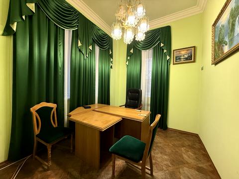 коммерческая по адресу Героїв Небесної Сотні ул., 19в