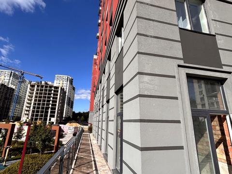 комерційна за адресою Університетська вул., 1л