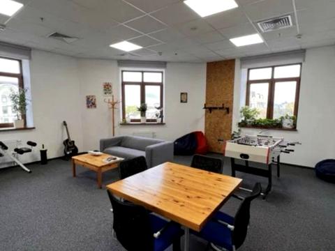 коммерческая по адресу Верхній Вал ул., 10